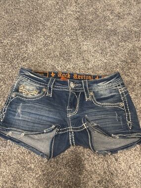 Like new Rock Revival Women's Dark Wash Cutoff Denim Shorts size 24